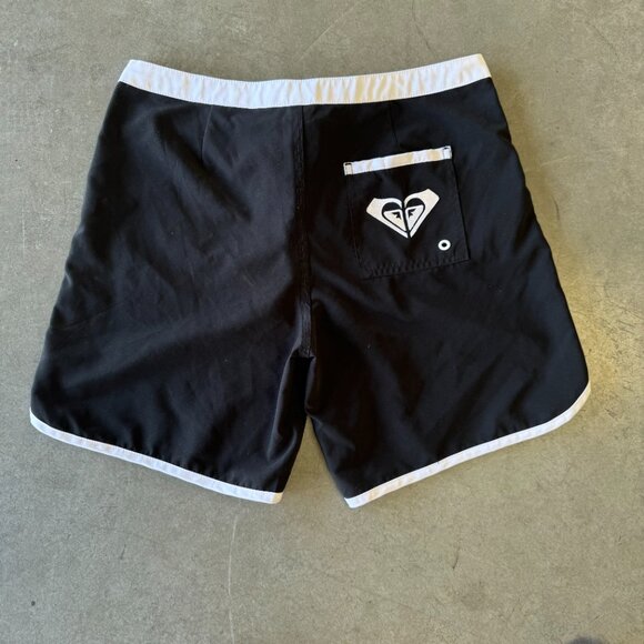 ROXY WOMEN'S BOARD SHORTS BLACK WITH WHITE TRIM SIZE 5 JUNIORS - Picture 2 of 14